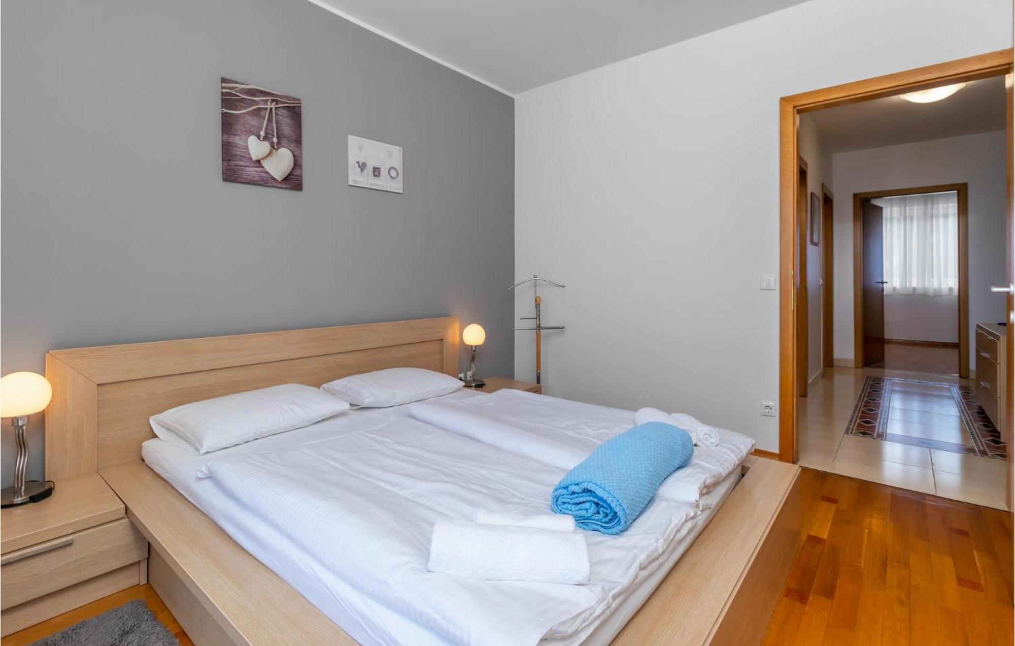 Lovely Apartment In Selce With House Sea View Esterno foto